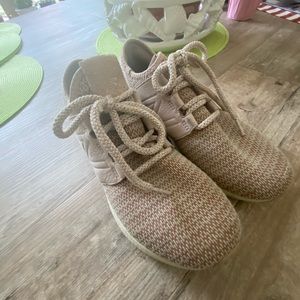 New Balance fresh foam mauve & cream EUC